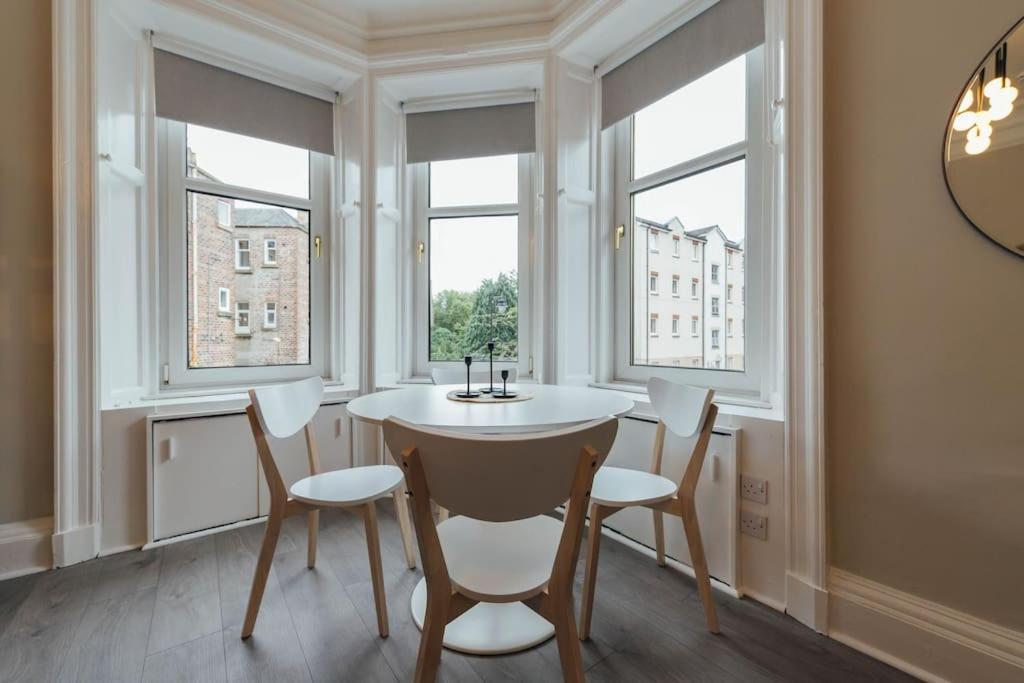 Stylish Stirling Apartment - Free Parking Екстериор снимка
