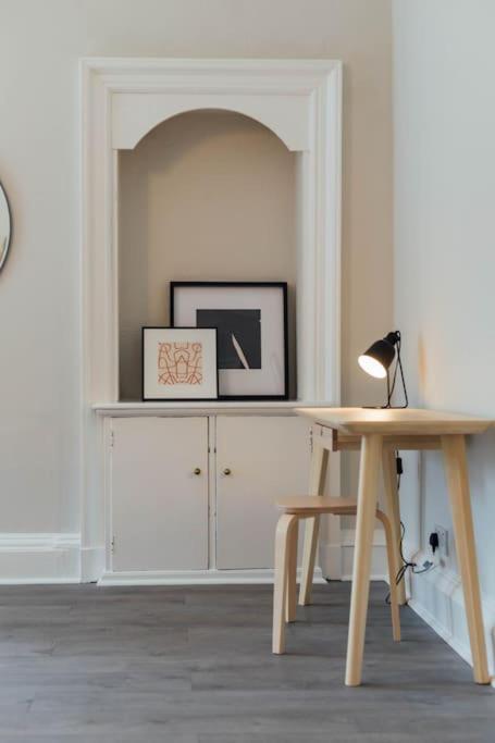 Stylish Stirling Apartment - Free Parking Екстериор снимка