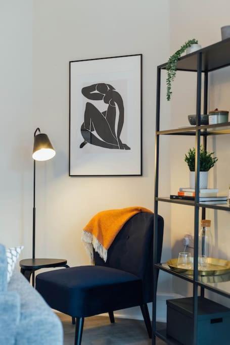 Stylish Stirling Apartment - Free Parking Екстериор снимка