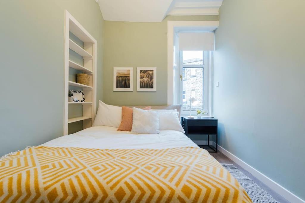 Stylish Stirling Apartment - Free Parking Екстериор снимка