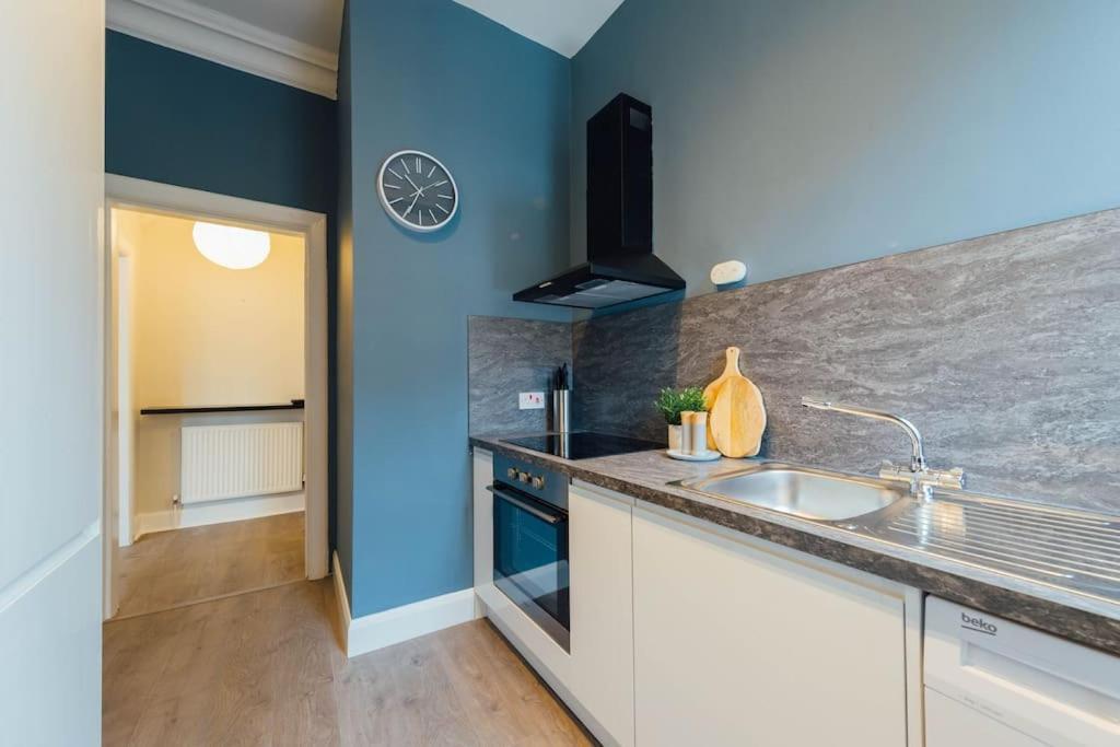 Stylish Stirling Apartment - Free Parking Екстериор снимка